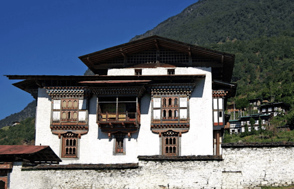 kuenga rabten palace view